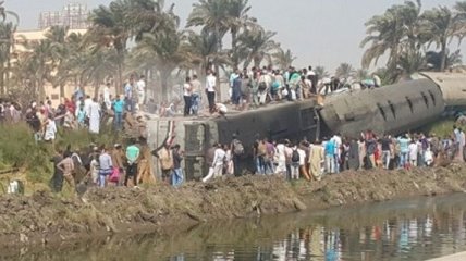 В Египте поезд сошел с рельсов, пятеро погибших