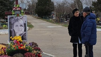 "Помним, не забудем": посол Германии почтила память Гандзюк (Фото)
