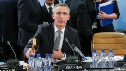 НАТО продлил срок полномочий генсека Столтенберга