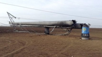Появились фото поврежденной электроопоры под Крымом