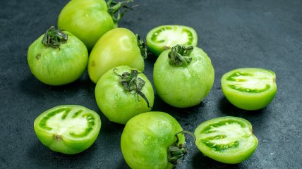 Зеленые помидоры можно не только консервировать