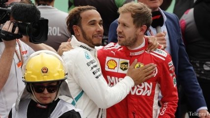 Феттель поздравил команду Mercedes с завоеванием чемпионского титула F1 (Видео)