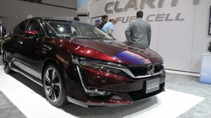 Стала известна цена на водородный седан Honda Clarity в США