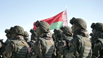Білоруську армію хочуть підтримати формуванням загонів для "підтримки громадського порядку"