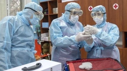 Как будут доплачивать украинским медикам во время эпидемии COVID-19