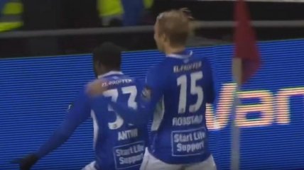В чемпионате Норвегии футболист забил дебютный гол и получил по лицу (Видео)