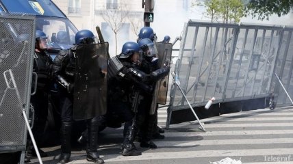 Насилие на первомае в Париже: задержаны 165 демонстрантов
