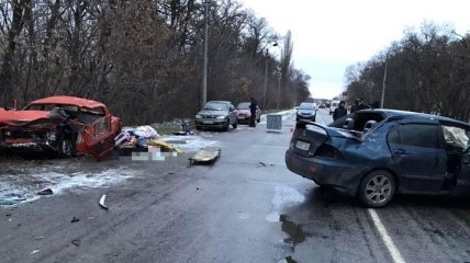 Смертельная авария на Днепропетровщине: два авто столкнулись лоб в лоб