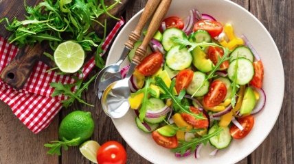 Салат виходить дуже свіжим та легким