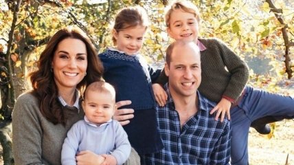 Кейт Миддлтон поделилась умилительными снимками 2-летнего принца Луи