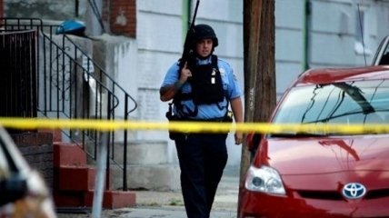"Словно сцена из войны": четверо полицейских погибли в ходе перестрелки в Филадельфии