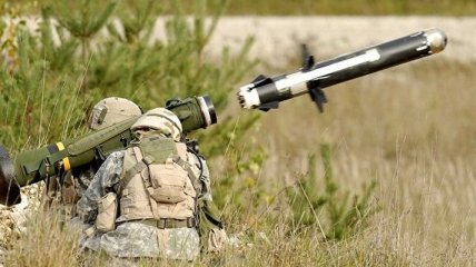 Порошенко поблагодарил США за предоставление Украине летального оружия