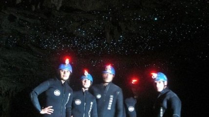 Звездное небо в пещере светлячков Вайтомо (Фото) 