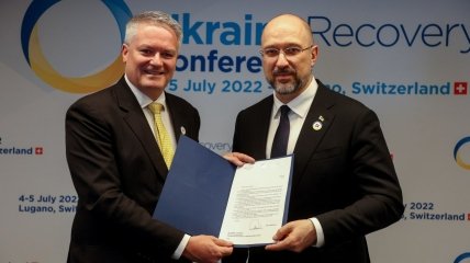 Шмыгаль передал заявку Украины на вступление в ОЭСР