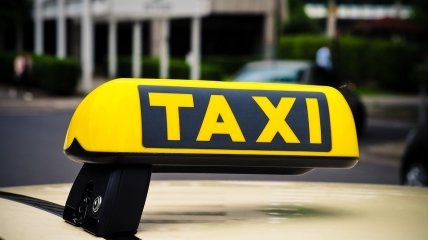 Таксистів можуть незабаром зобов’язати встановити РРО