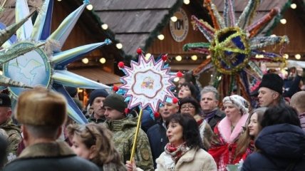  В центре Львова прошла традиционная рождественская "Хода звіздарів"