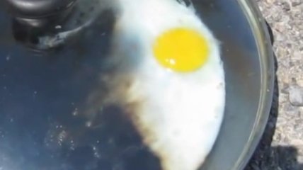Туристов попросили перестать жарить яйца в Долине смерти (Видео)