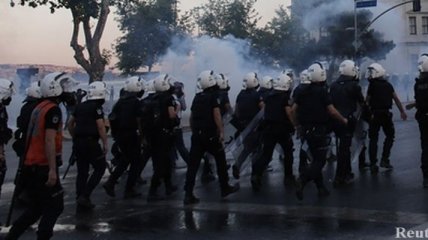 Во время протестов в Турции погиб полицейский