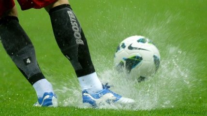 В Полтаве футбольный матч приостановлен из-за погоды