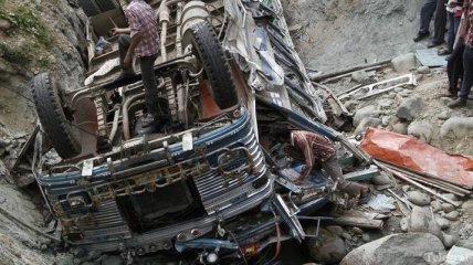 В масштабном ДТП в Индии погибли сразу 40 пассажиров автобуса