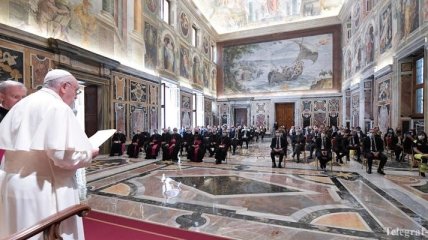 Коронавирус в Италии: Папа Римский поблагодарил "ангелов" Ломбардии 