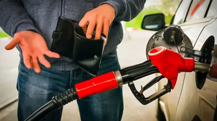 Нинішні ціни на бензин постійно б’ють по гаманцю автовласників