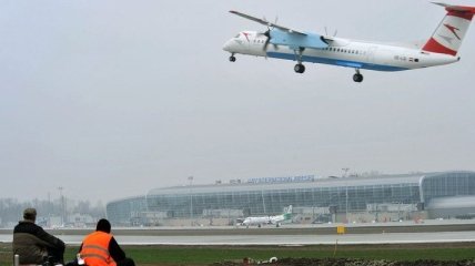 "Аэросвит" обязали выплатить долг в 1,6 млн грн