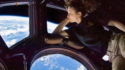 Космическим кораблем впервые управляет женщина