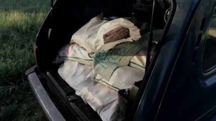 В Луганской области сотрудники ГПСУ задержали авто с 300 кг колбасы