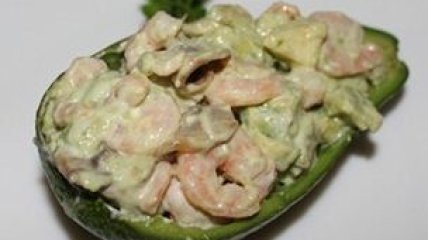 Салат из авокадо с креветками