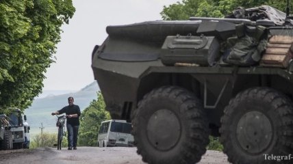 Украинские военные продолжают контролировать обстановку вокруг Славянска