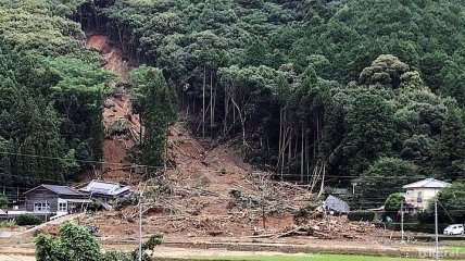 На Японию обрушились наводнения: погибли десятки человек, проводятся массовые эвакуации