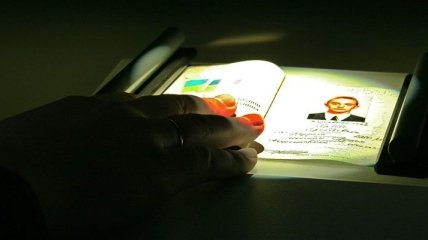 Грицак: Биометрические паспорта начнут выдавать с 1 января
