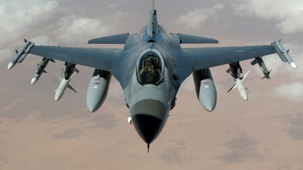 Многоцелевой истребитель F-16