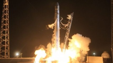 Как "приземлялась" ракета-носитель Falcon 9? 