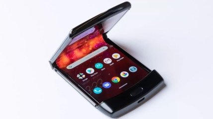 Motorola уверяет в долговечности своего гибкого дисплея RAZR (Видео)