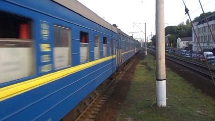 Півтора десятка потягів затримуються через негоду на заході України (список)