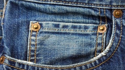 Чому заклепки на джинсах роблять із металу