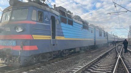 В Ровенской области на ходу вспыхнул поезд с пассажирами (фото)