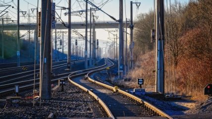 Железные дороги в Украине оградят ради безопасности населения