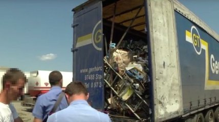 В Черкассах задержали грузовик с мусором из Львова