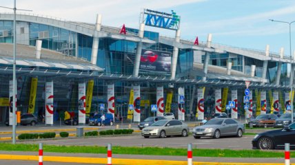 Аэропорт "Киев" отреагировал на решение прекратить авиасообщение с Беларусью и просит деньги у Шмыгаля