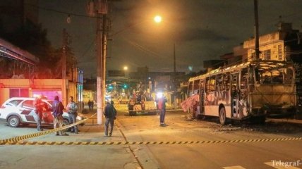 Бразилию охватил хаос: болельщики палят футболки Неймара и автобусы