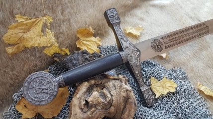Легендарный Excalibur - меч короля Артура
