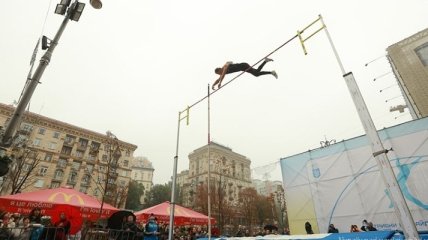 В центре Киева прошли соревнования "Прыжки на Майдане"