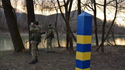 На кордоні з Румунією прикордонники виявили 2 тис пачок контрабандних сигарет