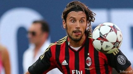 Экс-игрок "Милана" ищет новый клуб через социальные сети