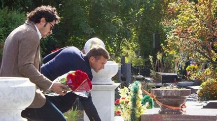 Звезды футбола возложили цветы к могилам Баля, Гусина и Белькевича