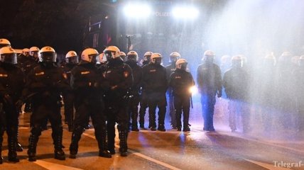 В Гамбурге полиция разогнала протестующих против саммита G20 (Видео)