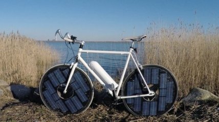 Изобретатель создал гибридный велосипед на солнечных батареях (Видео)
